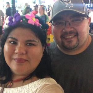 Meet your Posher, Cresencia